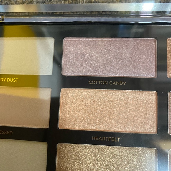 9 shade Highlights palette and brush - Picture 7 of 10